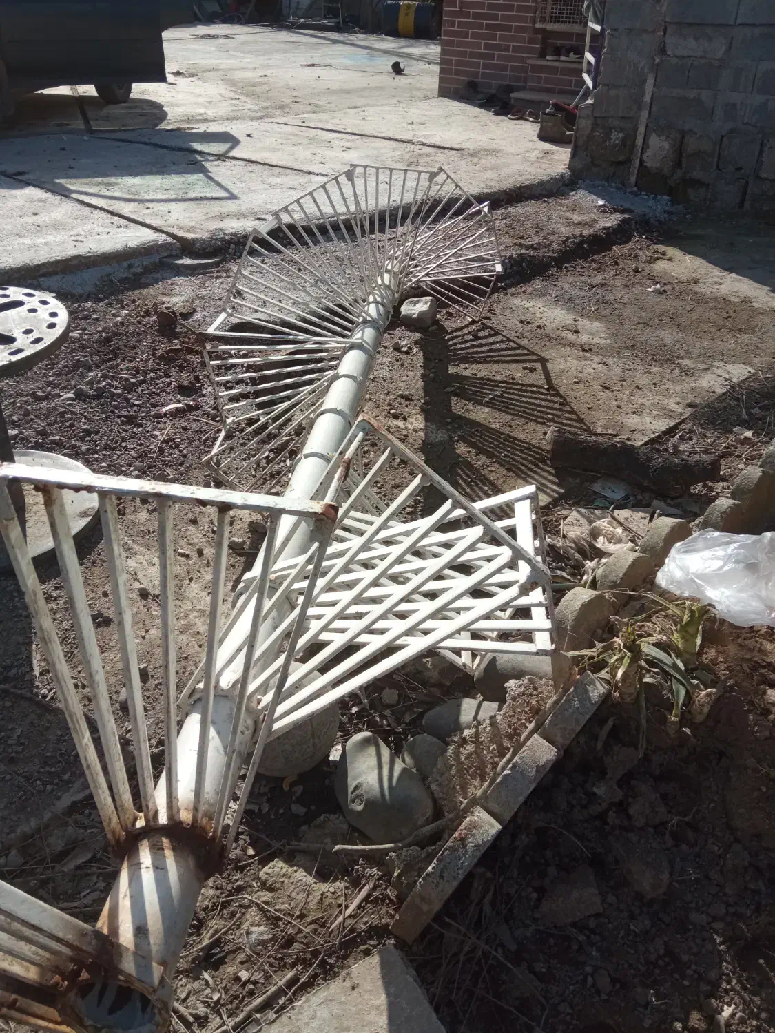 پله مارپیچ|مصالح و تجهیزات ساختمان|لاهیجان, لفمجان|دیوار