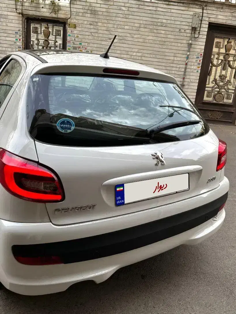 207i دنده‌ای خشک ‌tu5p|خودرو سواری و وانت|تبریز, |دیوار