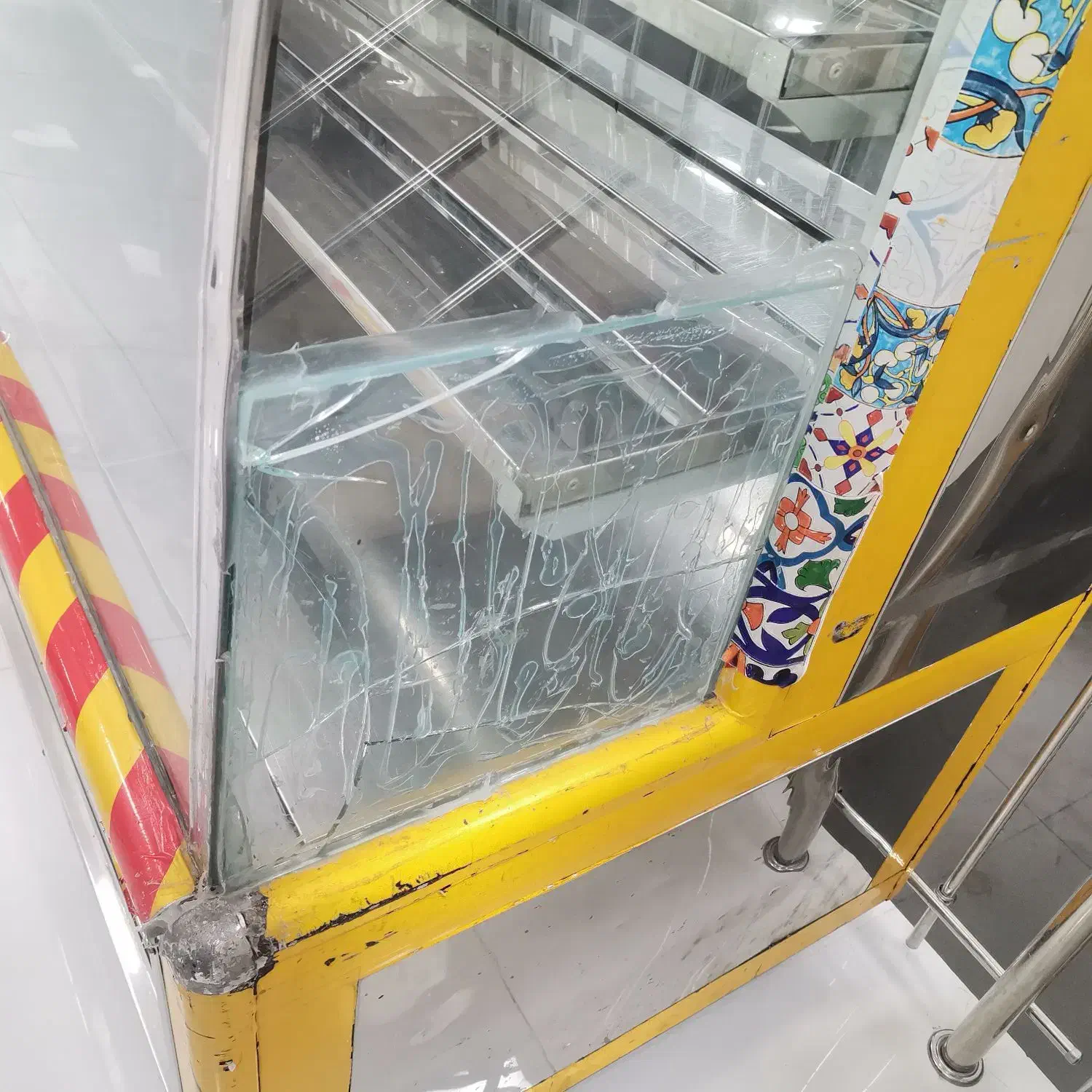 یخچال فروشگاهی و دکور دخل|فروشگاه و مغازه|شیراز, رکن‌آباد|دیوار