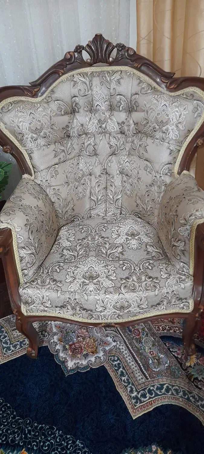 مبل سلطنتی ۷ نفره همراه با میز عسلی|مبلمان خانگی و میز عسلی|بیرجند, |دیوار