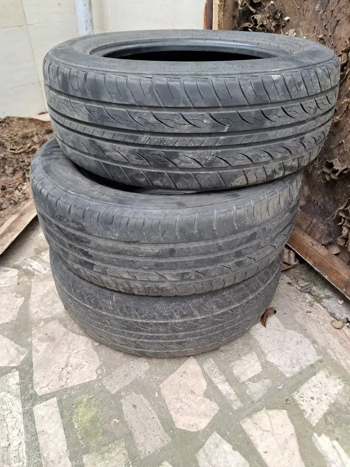 لاستیک دسته دوم|قطعات یدکی و لوازم جانبی|صومعهسرا, |دیوار