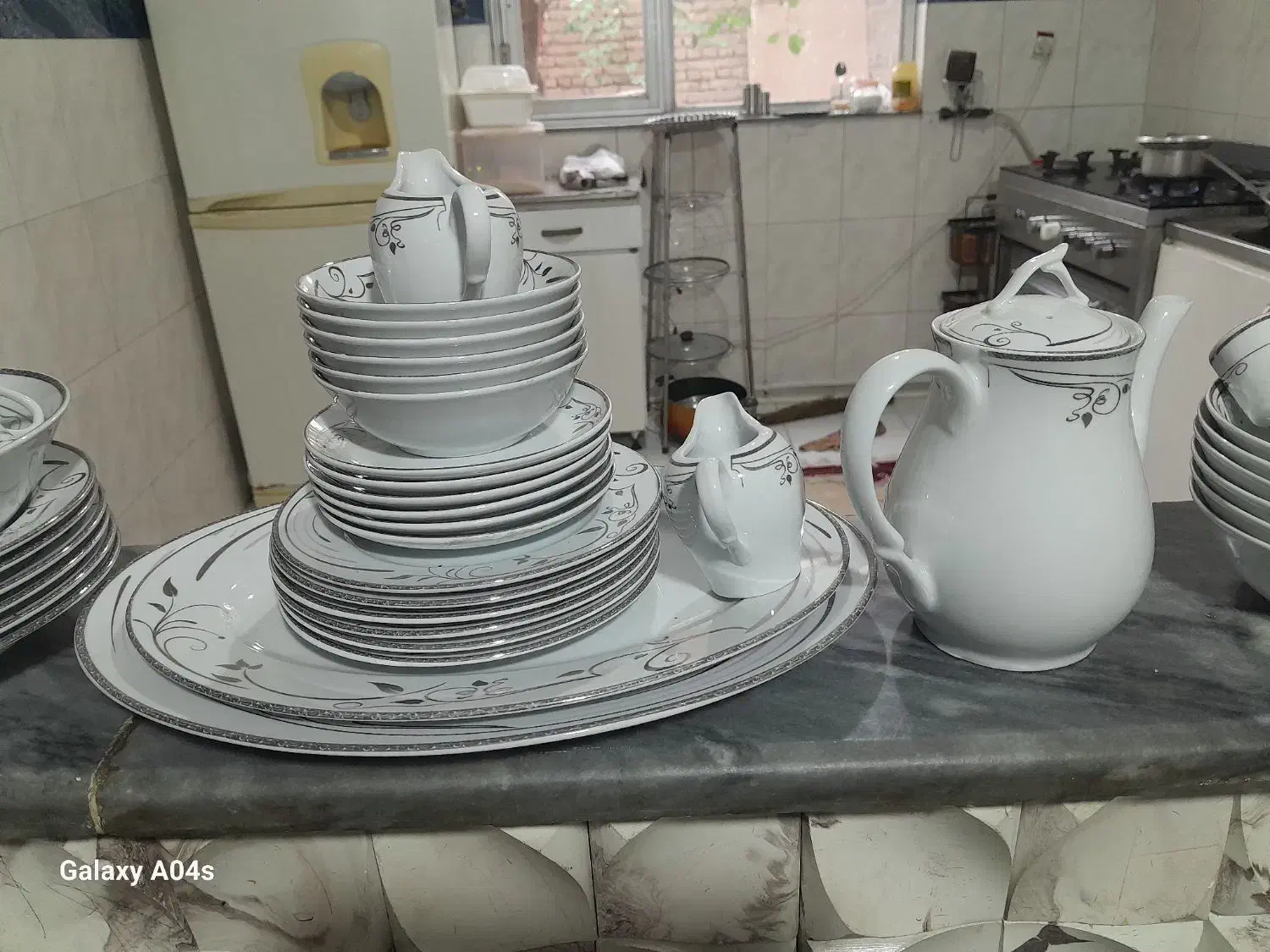 سرویس چینی شش نفره|ظروف سرو و پذیرایی|اردبیل, |دیوار