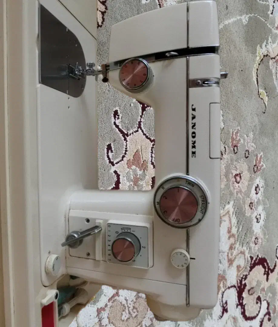 لوازم خانگی چرخ خیاطی ژانومه حراج|حراج|شریف‌آباد, |دیوار