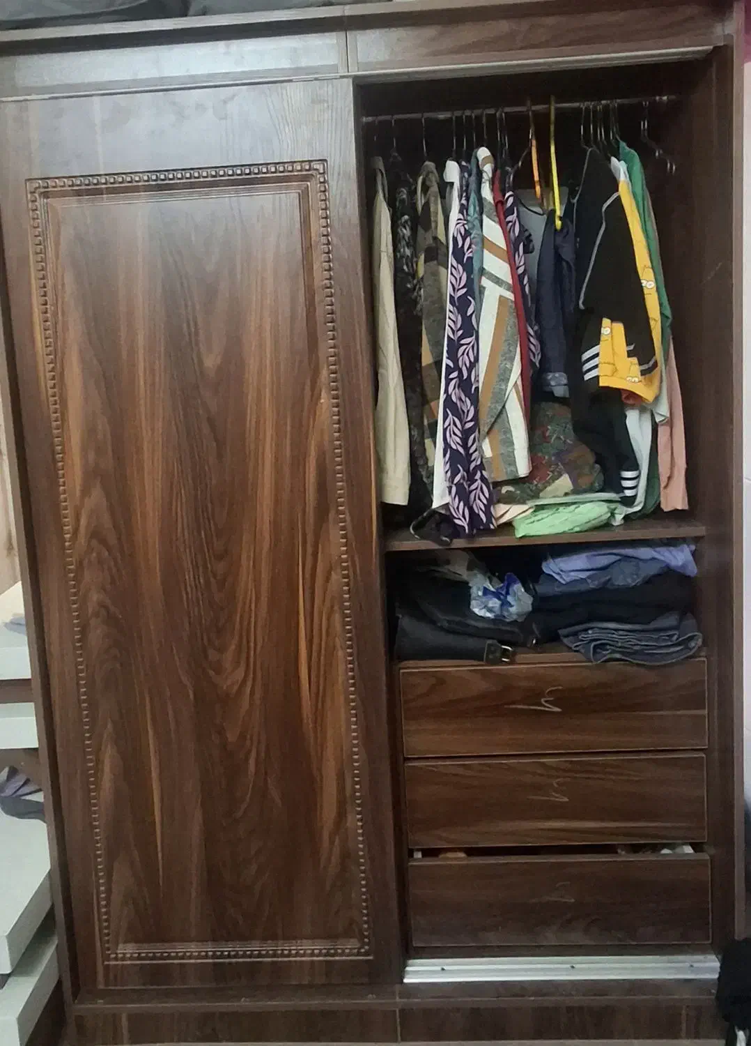 کمد|جاکفشی، کمد، دراور|قم, یزدان‌شهر|دیوار