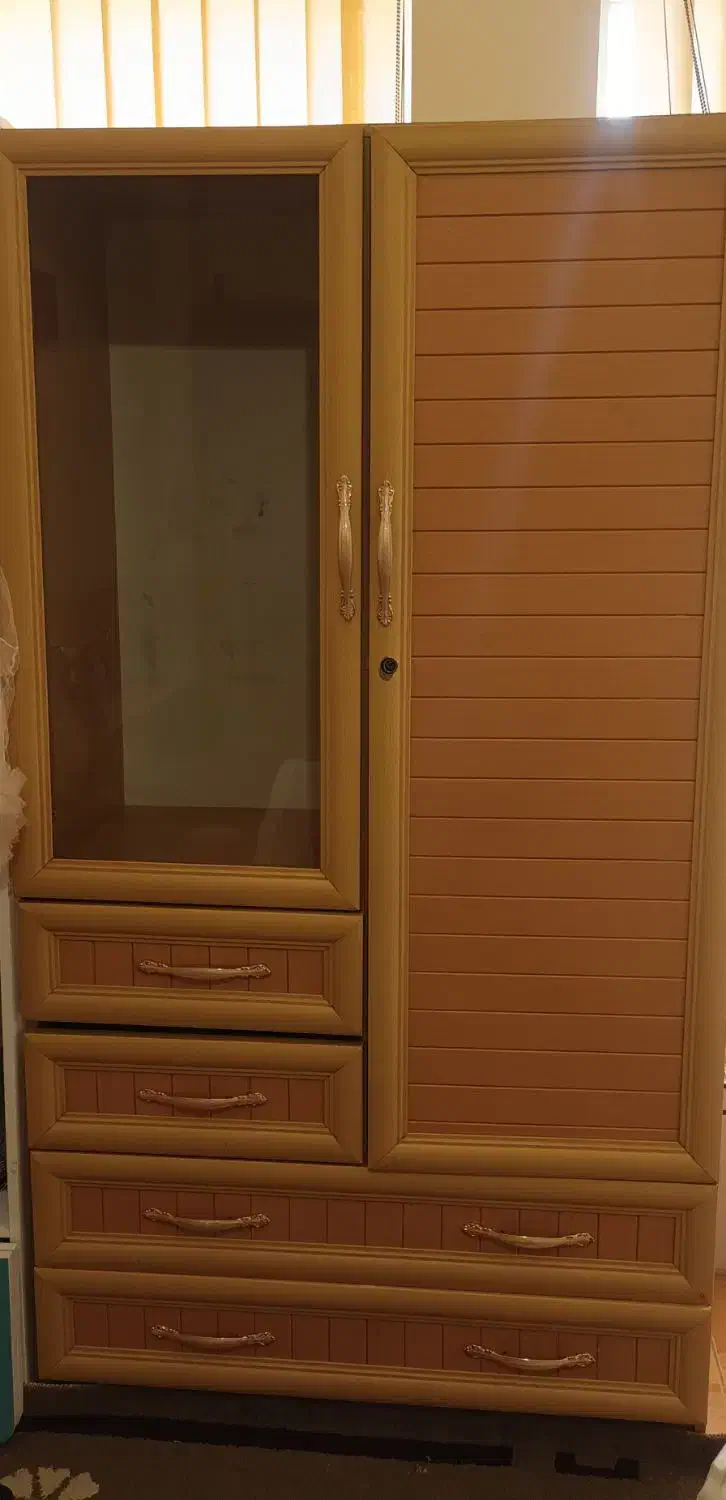 کمد چوب گردو در حد نوو.|جاکفشی، کمد، دراور|شیراز, شهرک امیر کبیر|دیوار