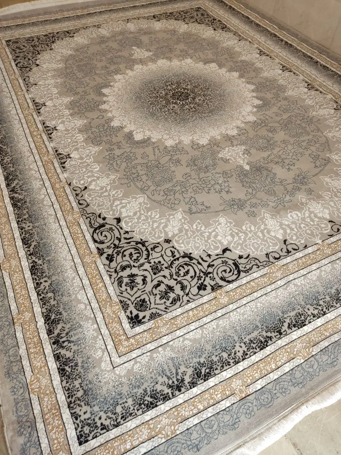 فرش زیر قیمت تخفیفی|فرش|آران و بیدگل, |دیوار