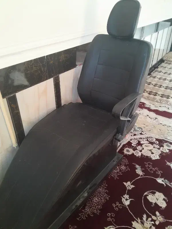 صندلی ارایشگاه|آرایشگاه و سالن‌های زیبایی|باوی, |دیوار