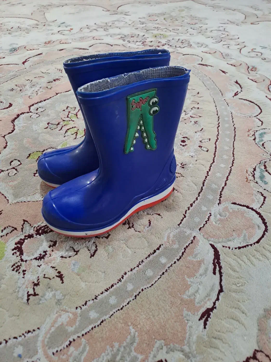 چکمه وکفش|کیف، کفش، کمربند|گرگان, |دیوار