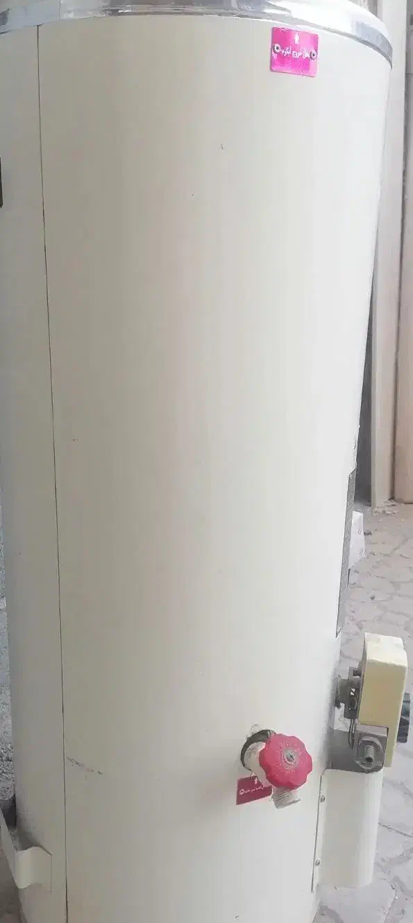 آبگرم کن دیواری 50 لیتری|آبگرمکن، پکیج، شوفاژ|مرودشت, دولت آباد|دیوار