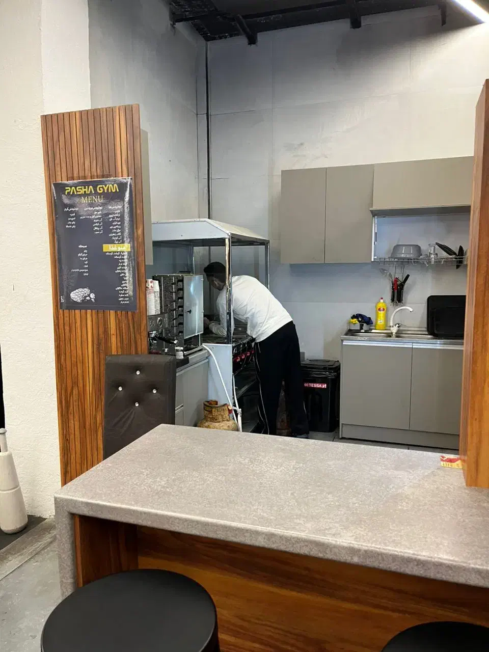 رهن کافی شاپ باشگاه بدنسازی|اجارهٔ مغازه و غرفه|شیراز, فرگاز|دیوار