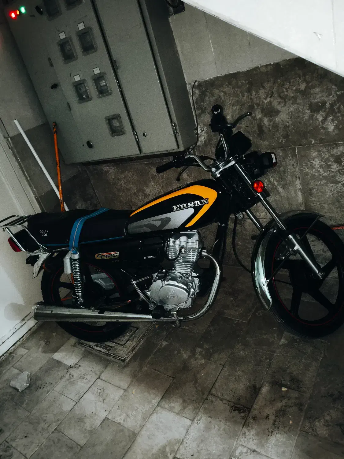 فروشی مدل 1402 a1|موتورسیکلت|اراک, |دیوار