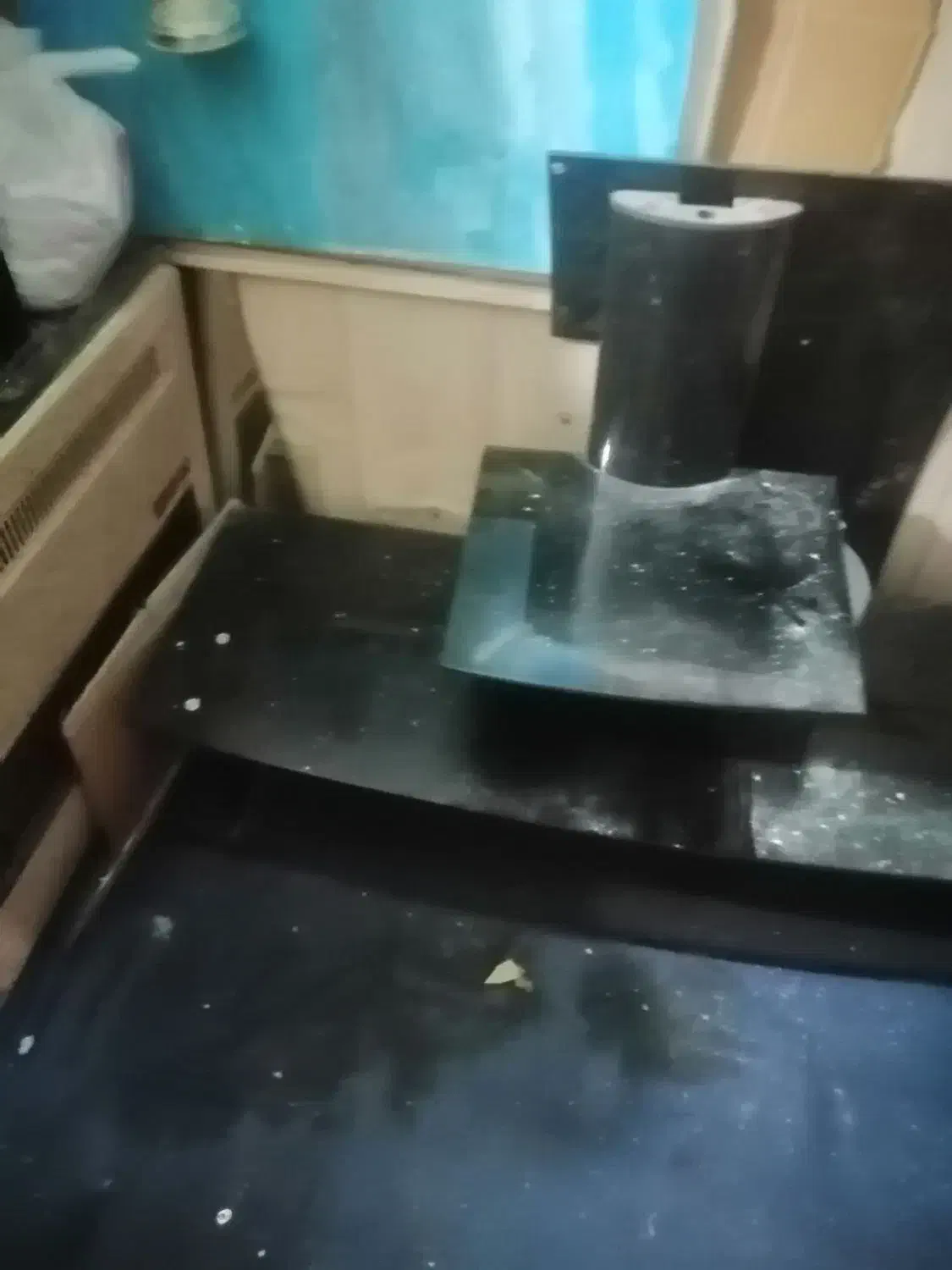 فرش و قالیچه و میز تلویزیون|فرش|تهران, ارامنه|دیوار