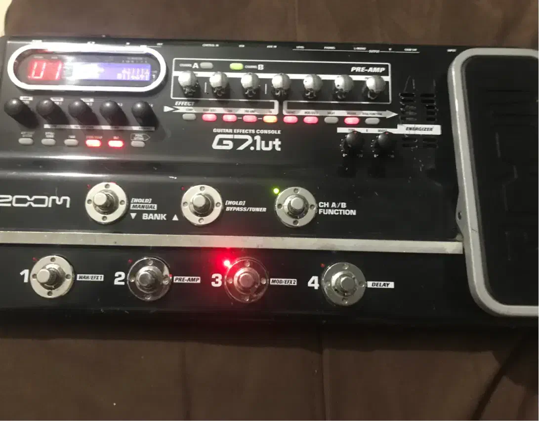 افکت zoom G7 با ساندکارت قوی (به شدت زیر قیمت)|گیتار، بیس، امپلیفایر|تهران, چیتگر شمالی|دیوار