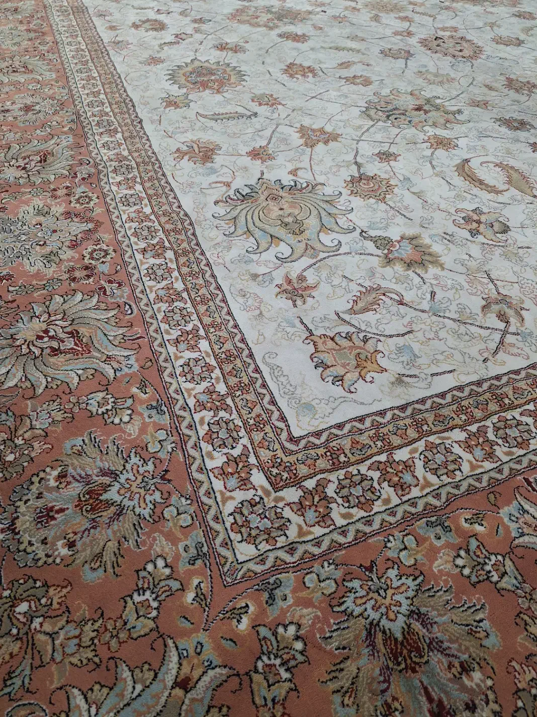 فرش ۱۲ متری افشان ۷۰۰ شانه تراکم ۲۵۵۰|فرش|اصفهان, خانه اصفهان|دیوار