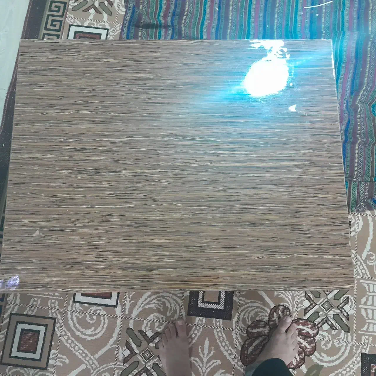 دوتا گل میز بزرگ|مبلمان خانگی و میز عسلی|شیراز, کوشک میدان|دیوار