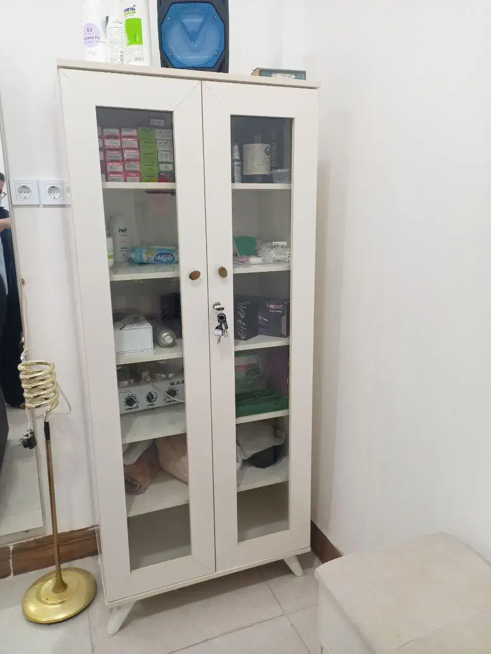 لوازم آرایشگاهی|آرایشگاه و سالن‌های زیبایی|گنبد کاووس, |دیوار