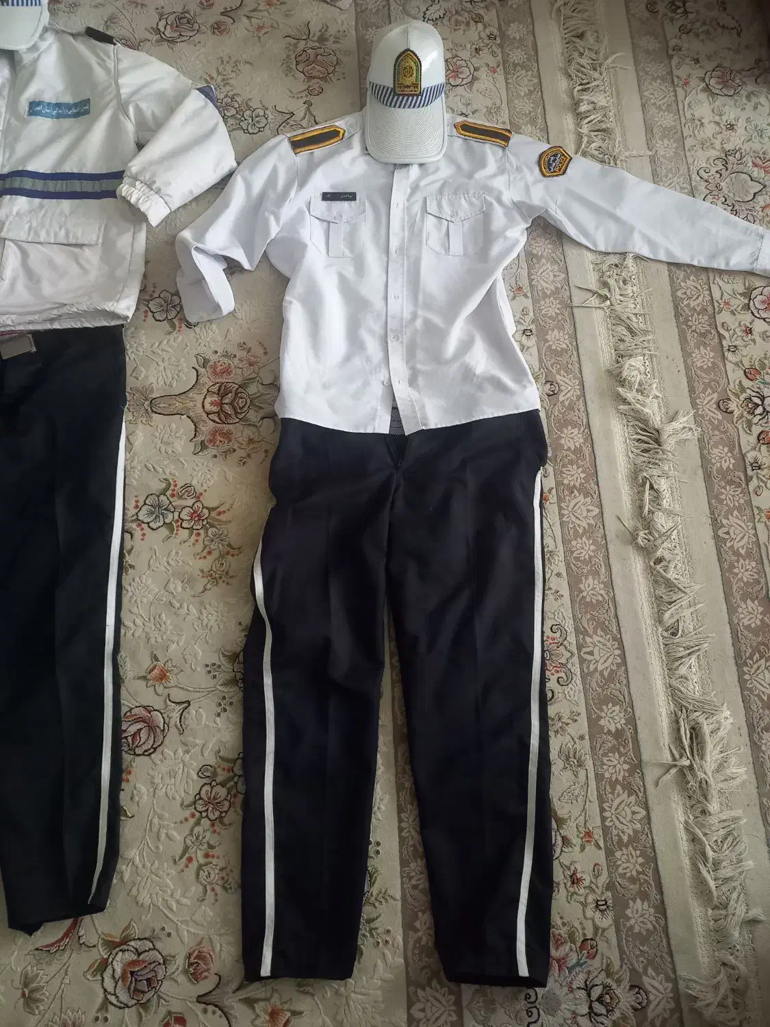 لباس سربازی راهور|لباس|فولادشهر, B5|دیوار