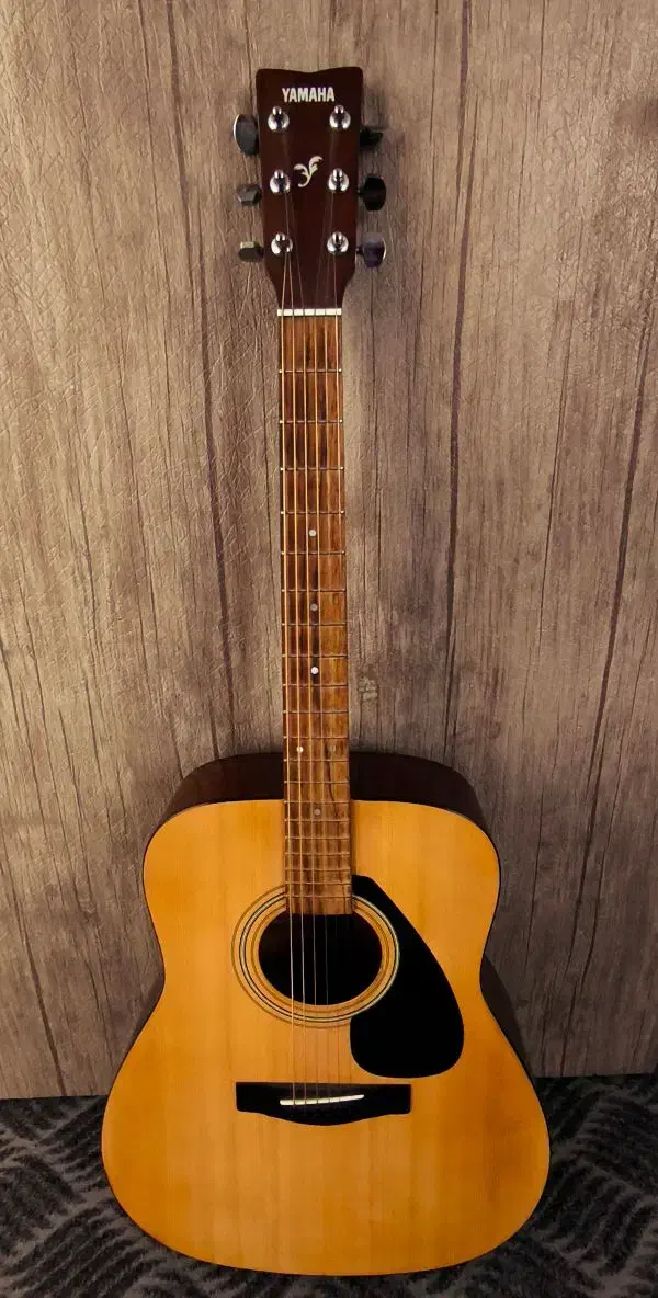 گیتار آکوستیک یاماها|گیتار، بیس، امپلیفایر|همدان, |دیوار