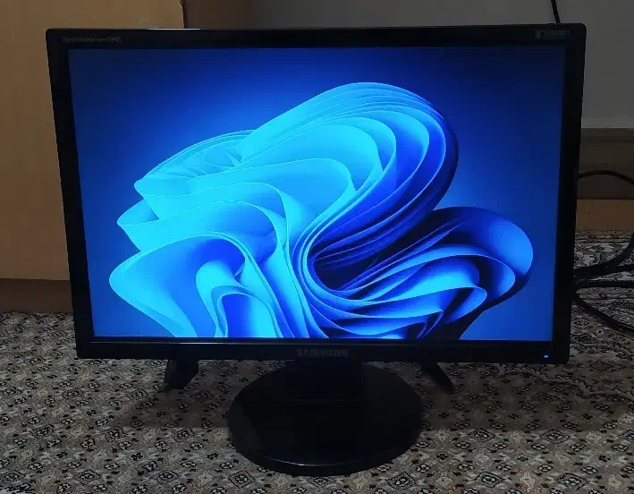 مانیتور 19 اینچی|قطعات و لوازم جانبی رایانه|اردبیل, |دیوار