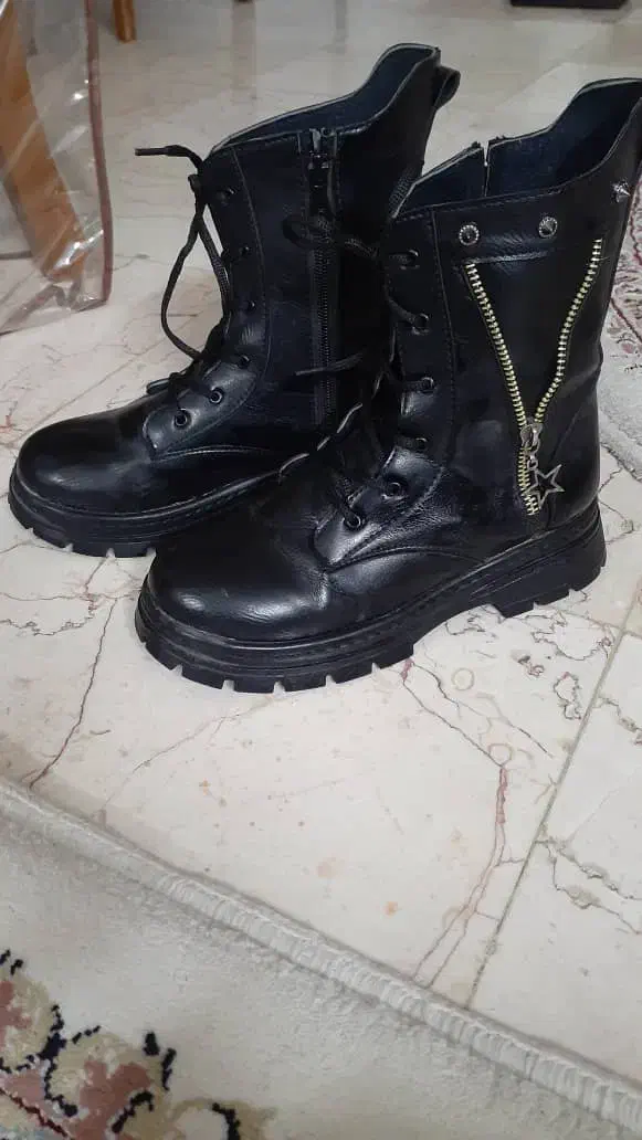 چکمه دخترانه|کیف، کفش، کمربند|اصفهان, سرچشمه|دیوار