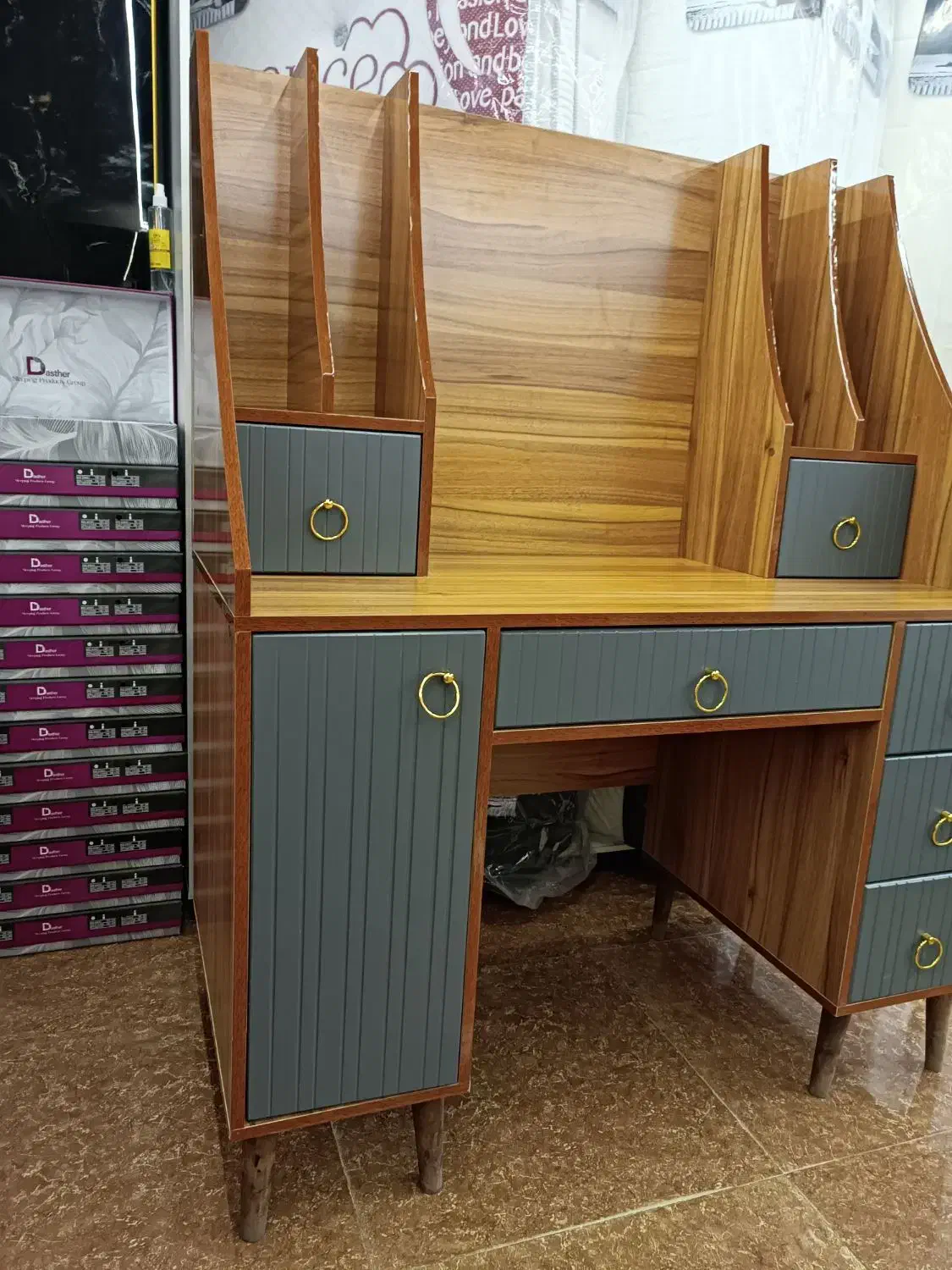 میز تحریر تکی خوش رنگ|میز تحریر و کامپیوتر|ارومیه, |دیوار