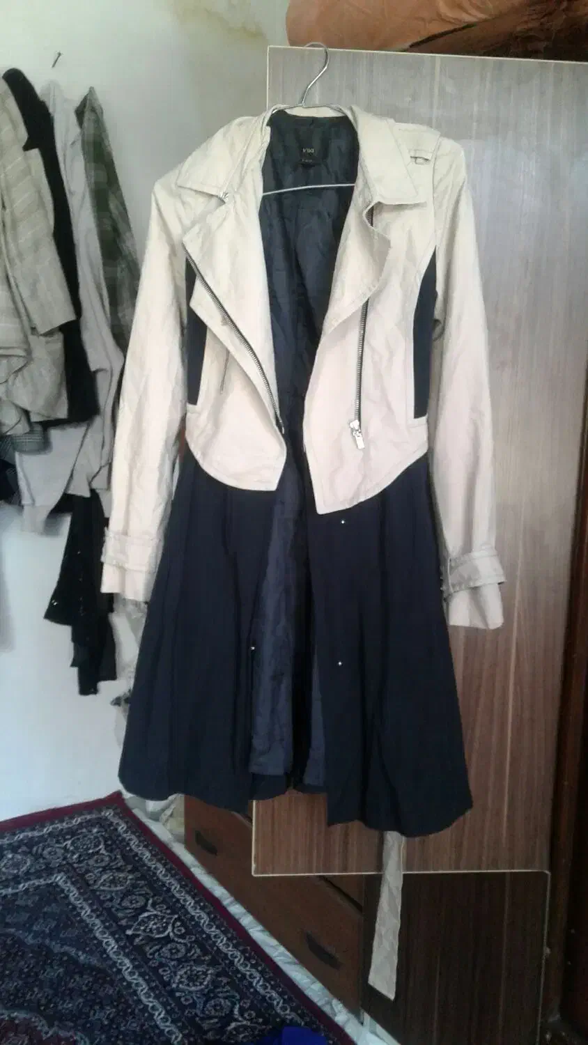 بارانی|لباس|جوانرود, |دیوار