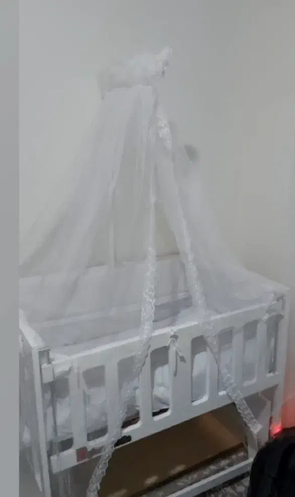 گهواره کنارتخت مادر|تخت و سرویس خواب|قدس, شهر‌قدس|دیوار