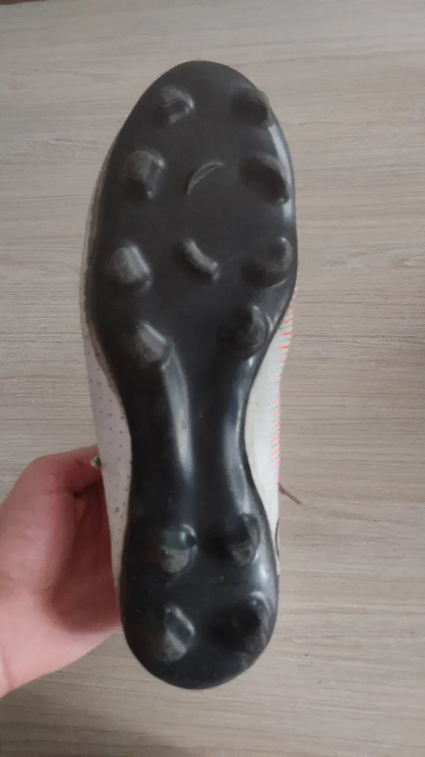 استوک فوتبال CR7 سایز 44|کیف، کفش، کمربند|پرند, فاز ۵|دیوار