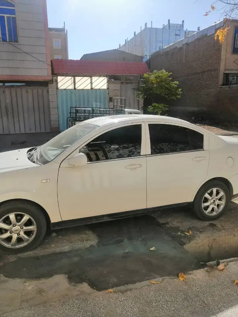 ام وی ام ۵۵۰ سفید موتور ۲۰۰۰|خودرو سواری و وانت|خرمآباد, |دیوار