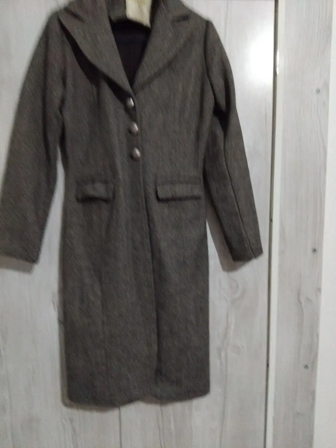 دو عدد کاپشن ویکی پالتو|لباس|مراغه, |دیوار