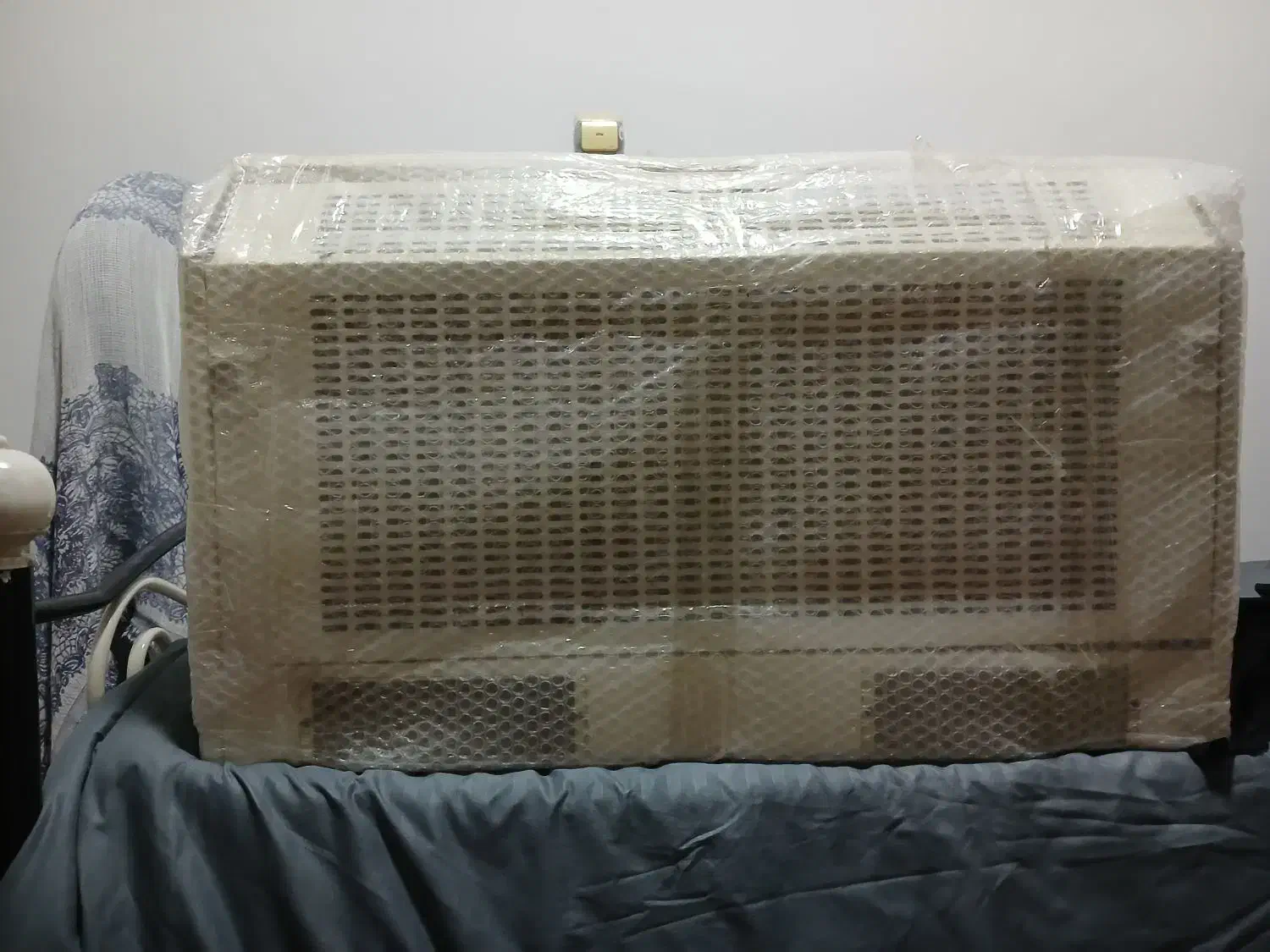 هود|هود|رشت, چمارسرا|دیوار