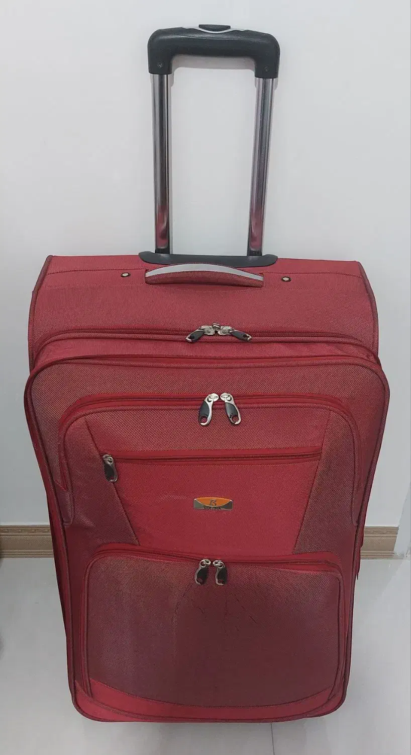 چمدان قرمز|کیف، کفش، کمربند|دورود, |دیوار