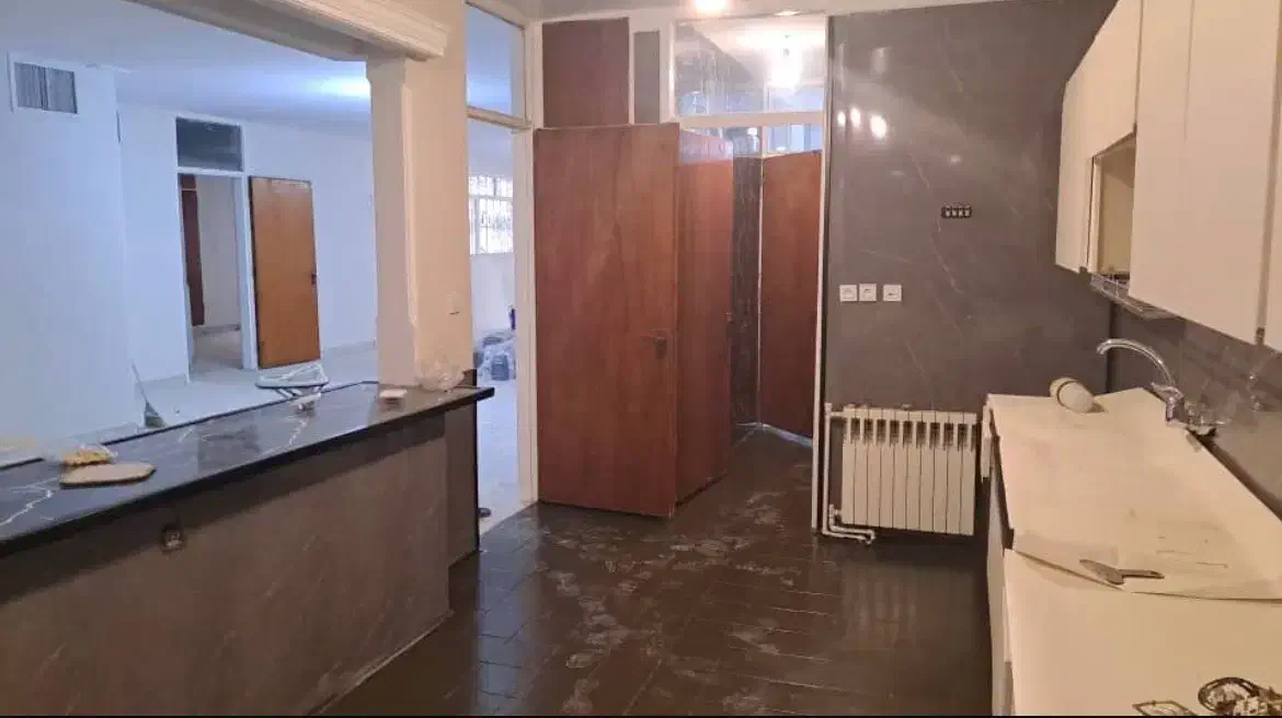 182متر آپارتمان تک واحدی نیاوران