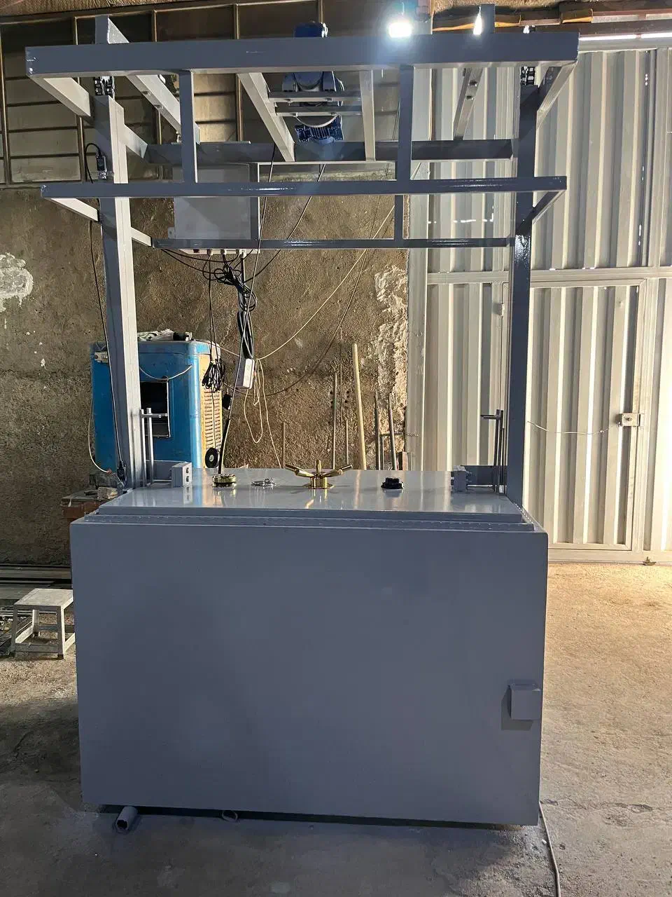 ساخت گاوصندوق های آسانسوری.مدل E1850|ابزارآلات|اصفهان, نقش جهان|دیوار