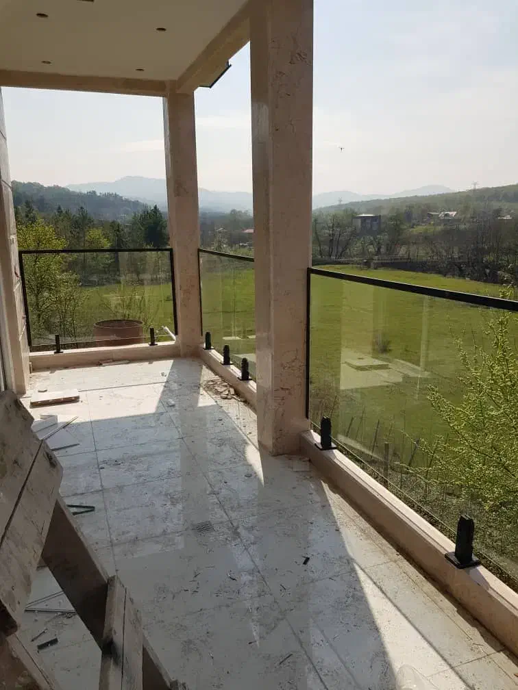 شیشه سکوریت جان پناه بالکن شیشه‌ای کابین دوش|خدمات پیشه و مهارت|رشت, کوی قدس|دیوار