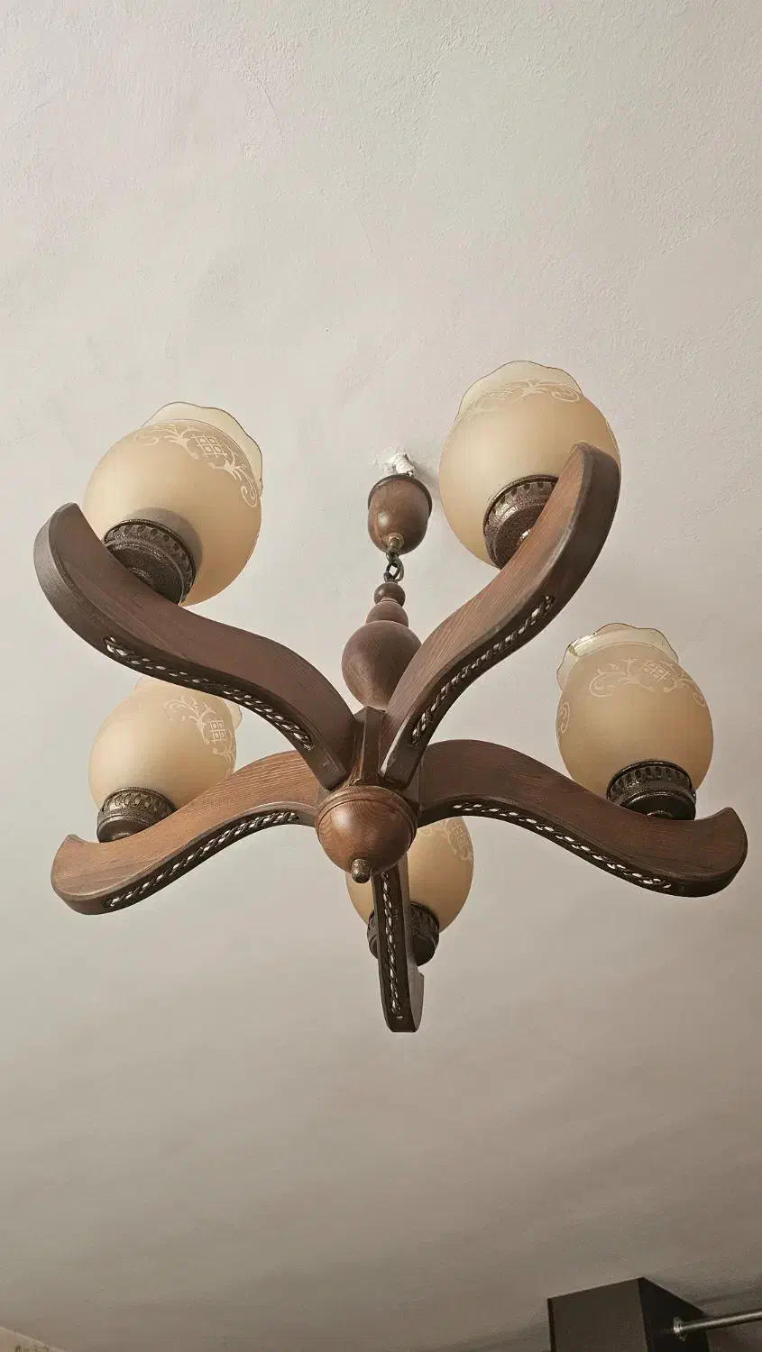 یک عدد لوستر چوبی ۵شعله|لوستر و چراغ آویز|اندیشه, اندیشه فاز ۳|دیوار