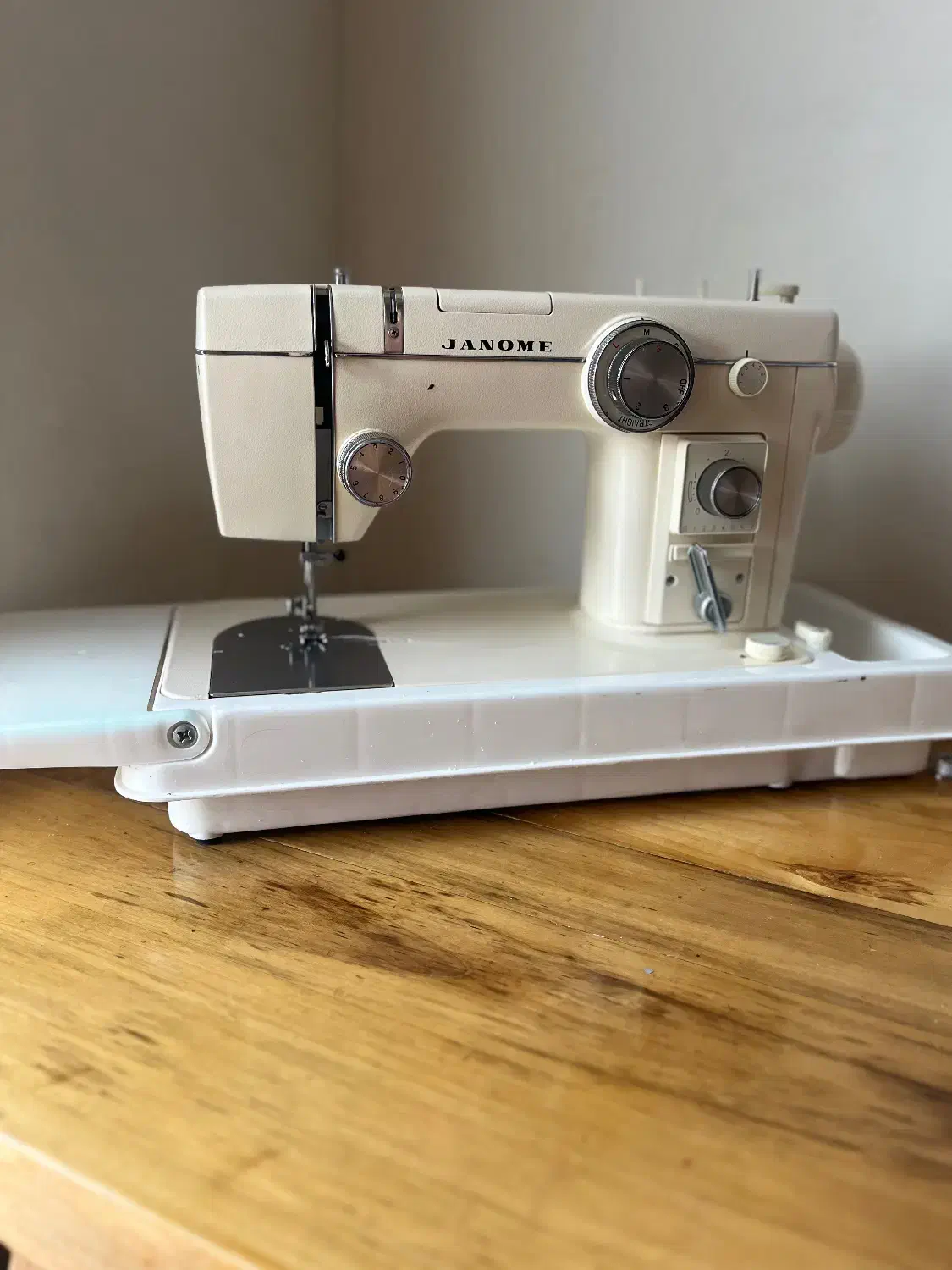 چرخ ژانومه ۸۰۲ کاملا نو و سالم|چرخ خیاطی و ریسندگی|باغستان, |دیوار