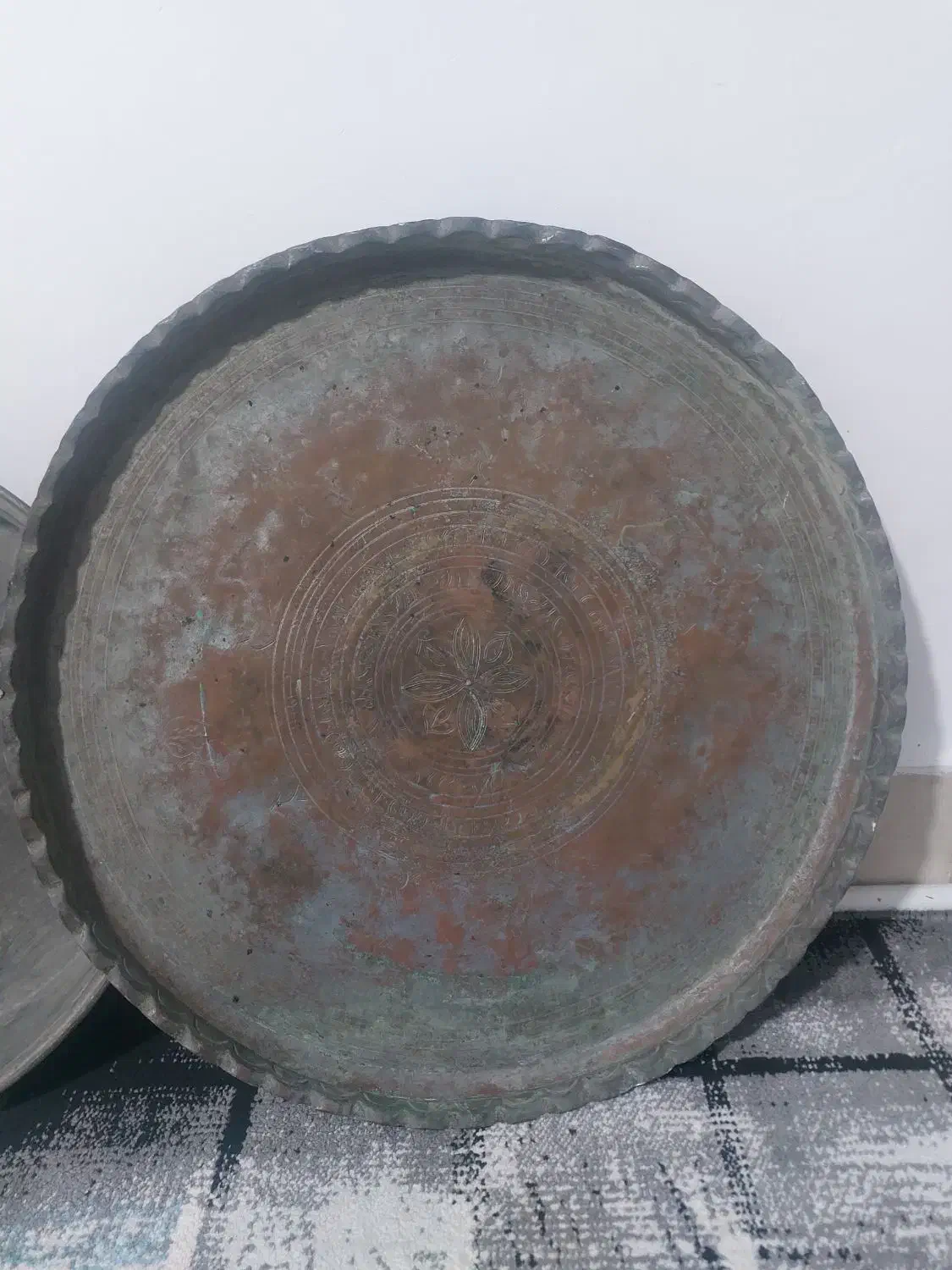 ظروف مسی قدیمی.|ظروف سرو و پذیرایی|نسیم‌شهر, |دیوار