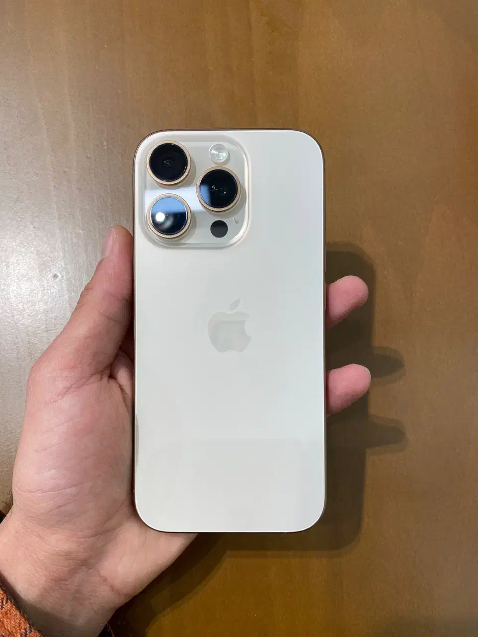 ۱۶ پرو|موبایل|تهران, سیمای ایران|دیوار