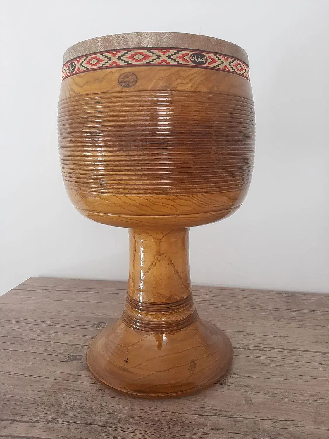 تنبک|سازهای سنتی|شهرکرد, |دیوار