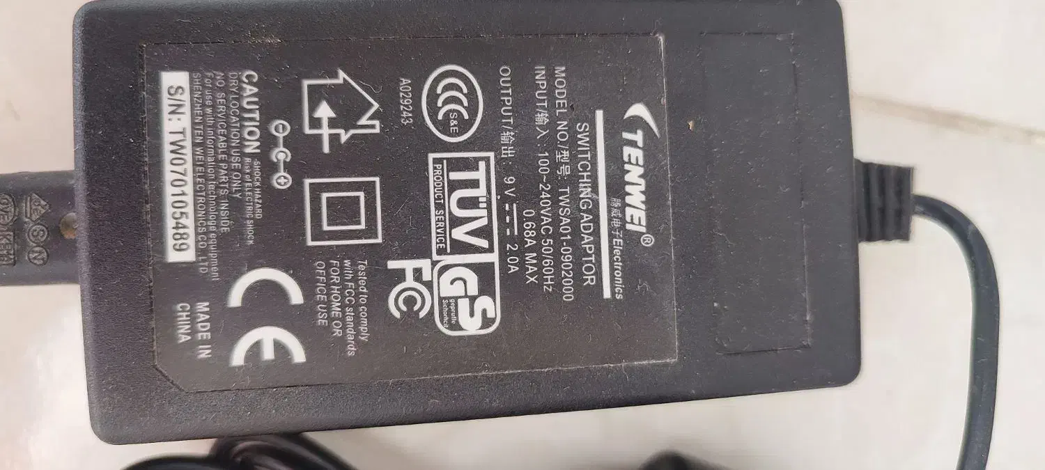 آدابتور ۹ ولت و ۲آمپر|قطعات و لوازم جانبی رایانه|قم, چهل درخت‎|دیوار