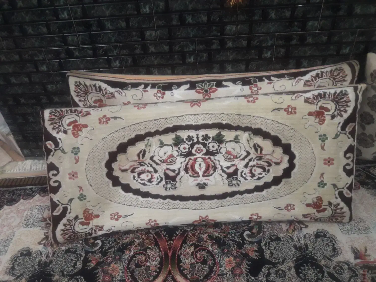 پشتی|پشتی|مشهد, هنرور|دیوار