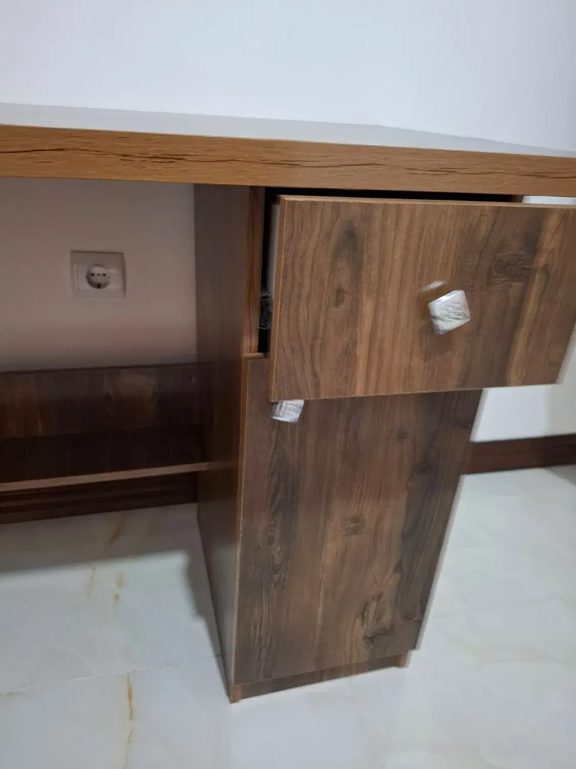 اگهی|میز تحریر و کامپیوتر|گرمدره, |دیوار