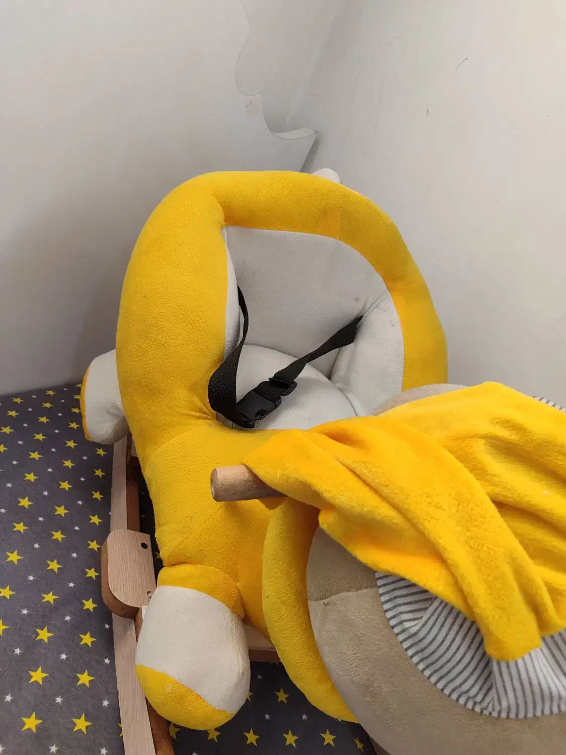 راکر نیازمند تعمیر|اسباببازی|شیراز, کوشک میدان|دیوار