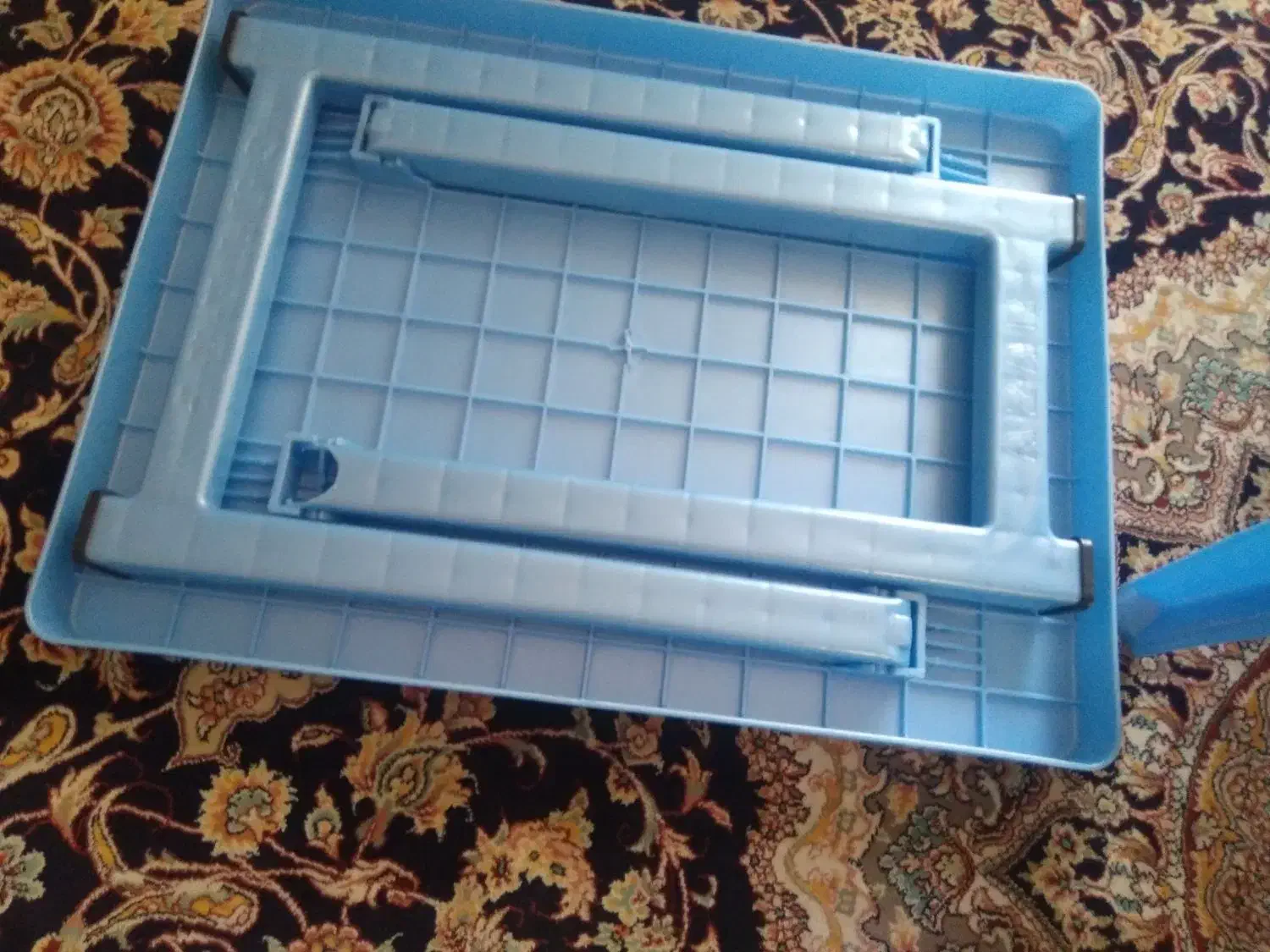 میز و صندلی|تخت و صندلی بچه|صحنه, |دیوار