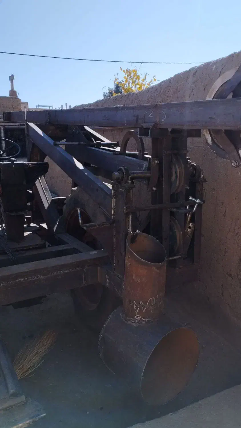 حفاری چاه آب و فروش دستگاه حفاری تراکتوری و|خدمات پیشه و مهارت|درگزین, |دیوار