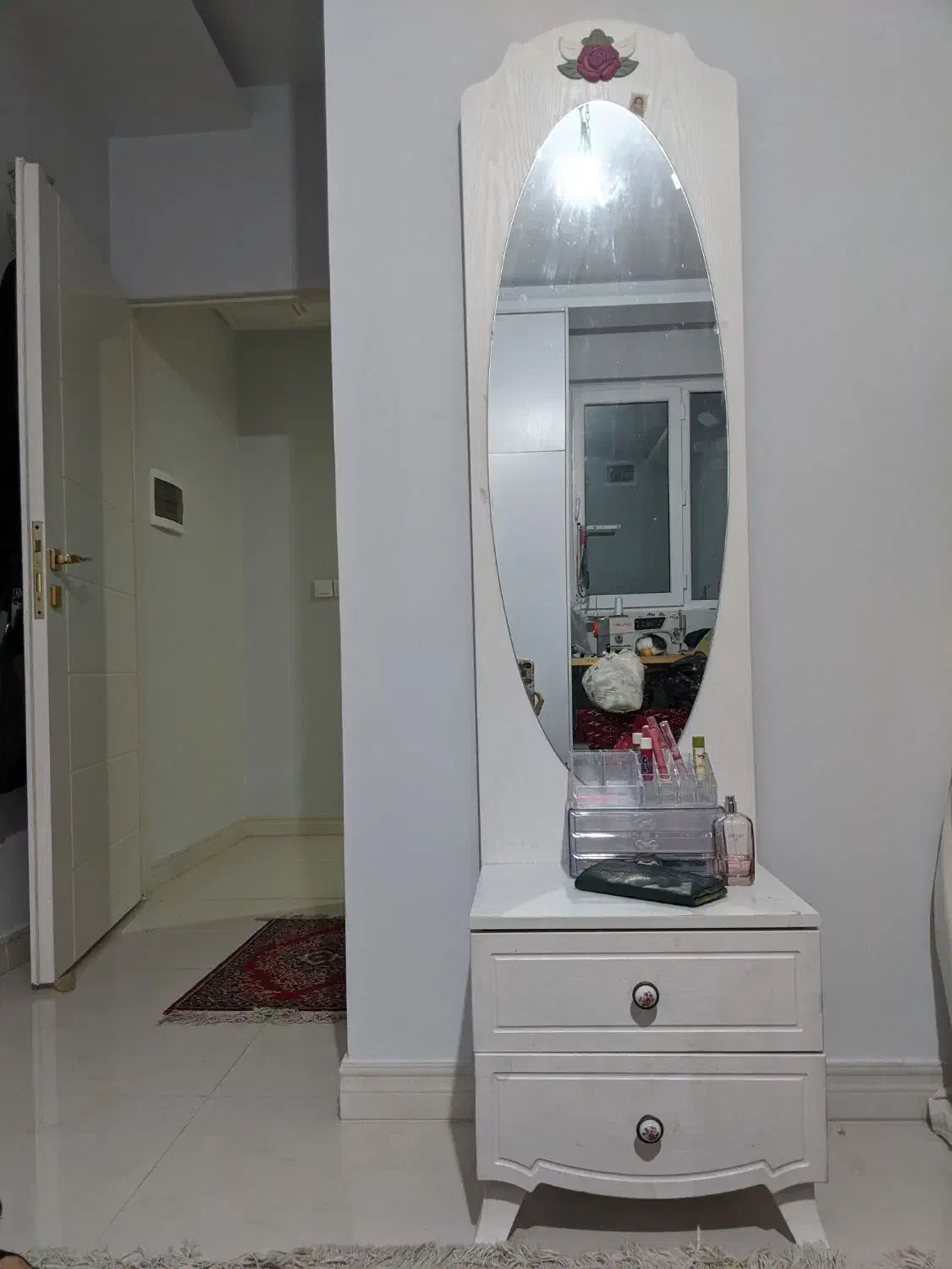 میز دراور با آینه قدی|تخت و سرویس خواب|نور, |دیوار