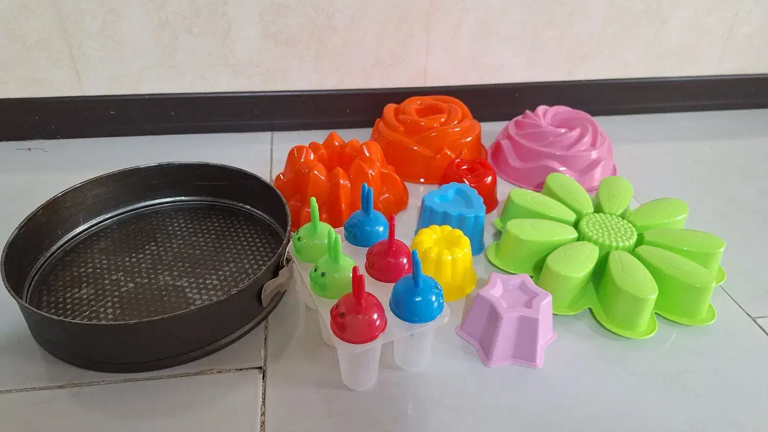 قالب کیک و ژله|ظروف پختوپز|مشکیندشت, |دیوار