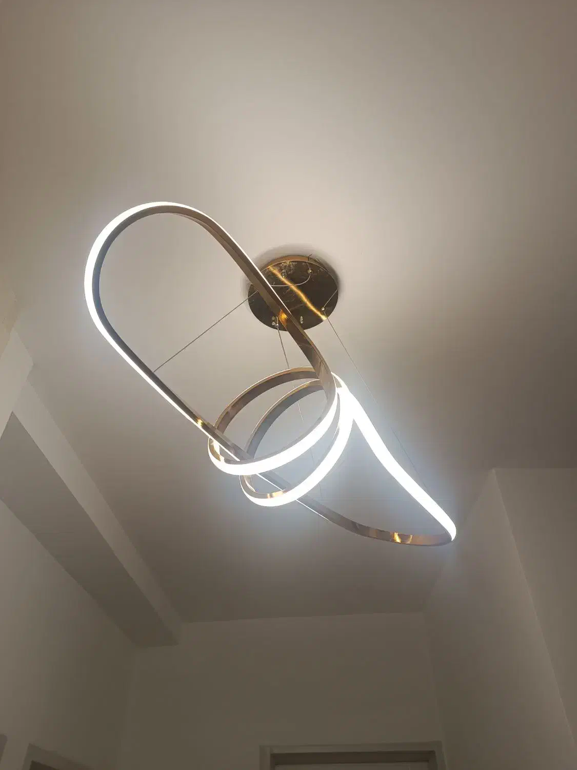 چند عدد لوستر به قیمت مفت|لوستر و چراغ آویز|آستارا, |دیوار