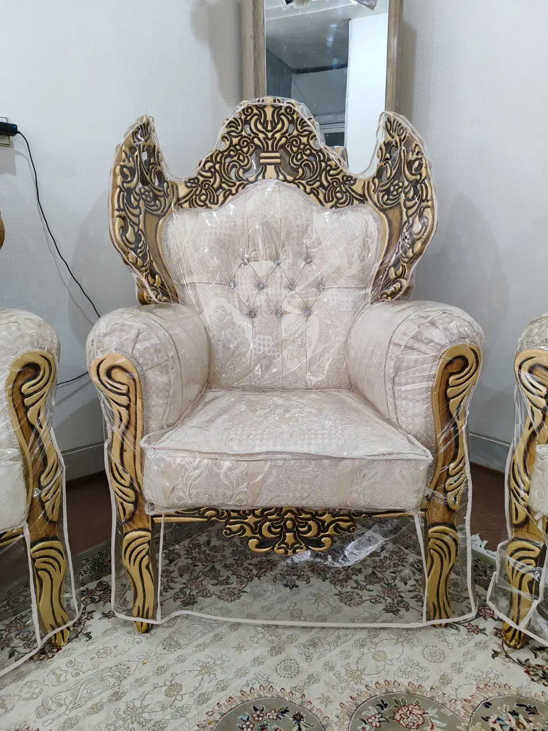 مبل 7نفره درحدنو حتی مناسب جهیزیه دارای کاور|مبلمان خانگی و میز عسلی|اصفهان, شفق|دیوار